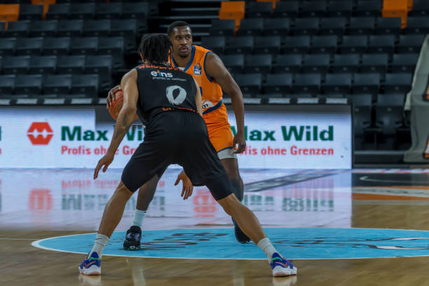 年内因赌博 年内因赌博