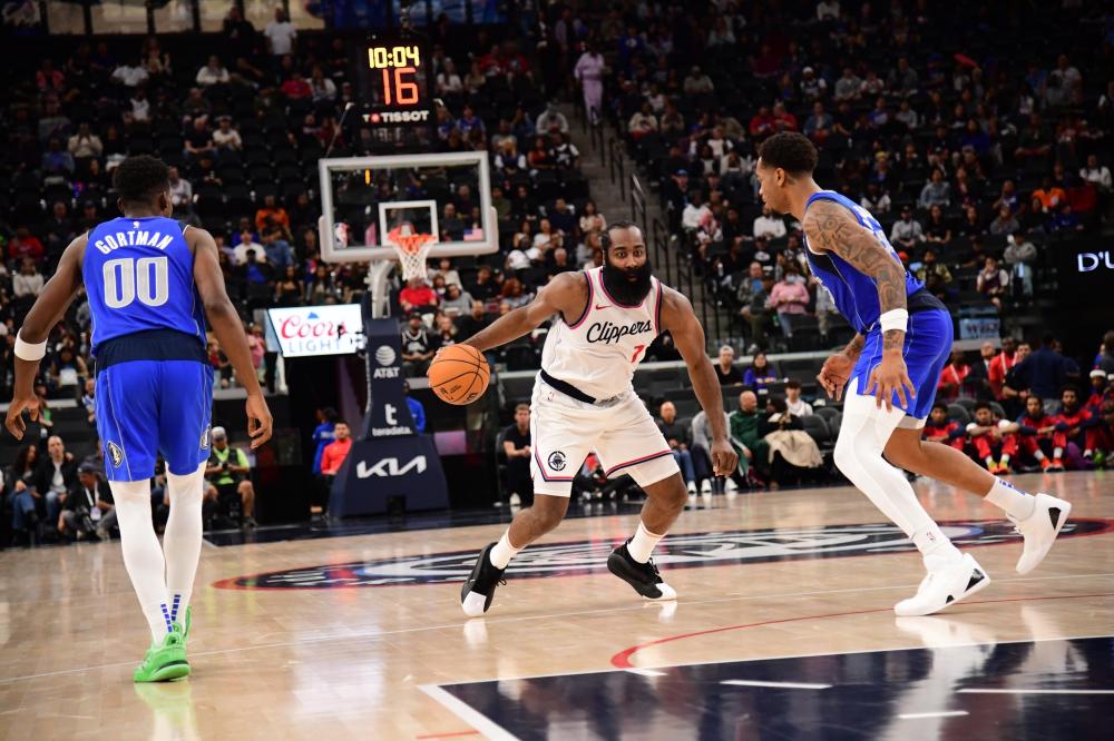 他们通过科 他们通过科